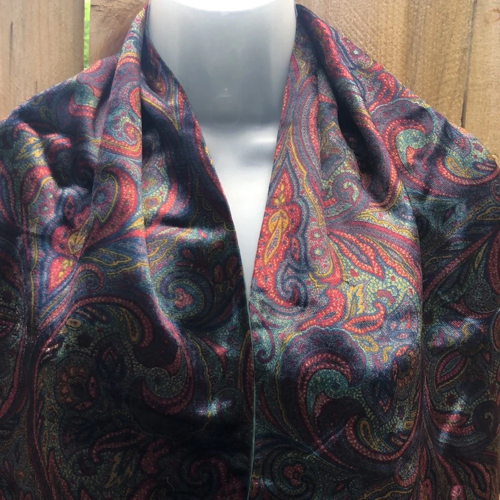 Fashionable Polo by Ralph Lauren Double layered Paisley pattern scarf. Italy